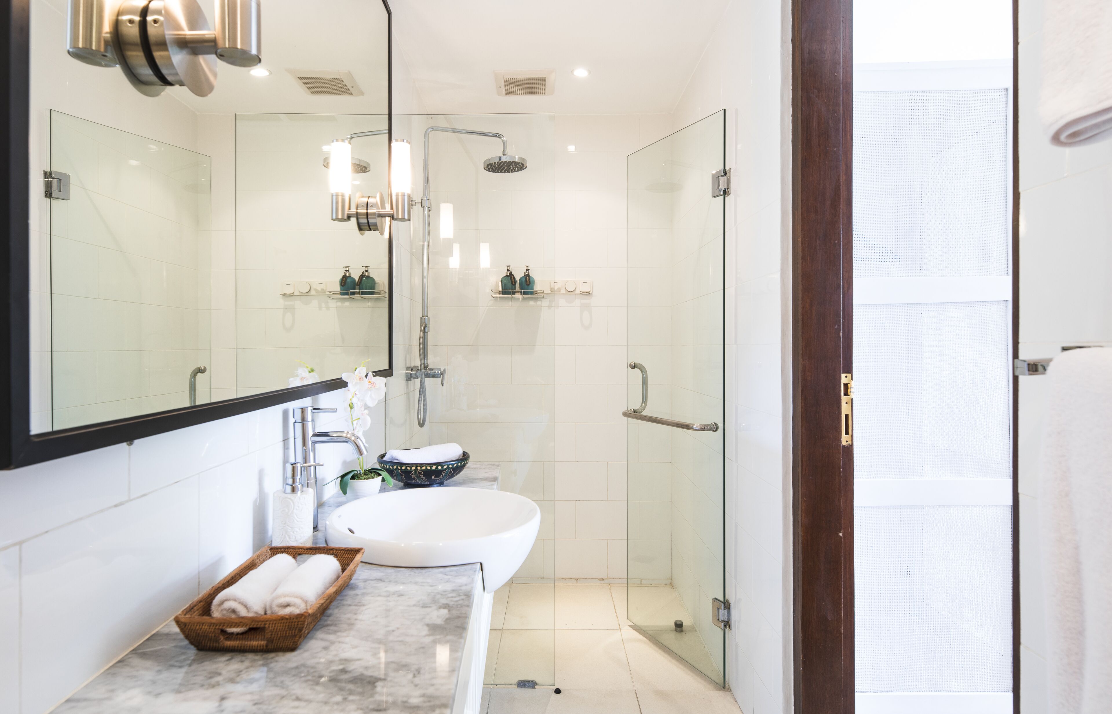 Vila Deluks, 2 kamar tidur | Kamar mandi | Shower, pancuran hujan, pengering rambut, dan handuk