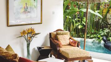 Deluxe Villa, 1 Bedroom | Living room