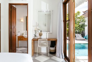 2 habitaciones, caja de seguridad en la habitación y escritorio 