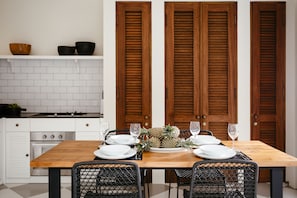 Exclusive Villa, 2 Bedrooms | In-room dining