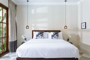 Exclusive-Villa, 2 Schlafzimmer | 2 Schlafzimmer, Zimmersafe, individuell eingerichtet, Schreibtisch