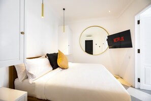 Honeymoon Villa, 1 Bedroom | 1 bedroom, in-room safe, desk, iron/ironing board - Villa Chino (Seminyak)