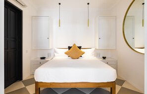 ฮันนีมูนวิลล่า, 1 ห้องนอน | 1 ห้องนอน, ตู้นิรภัยในห้องพัก, โต๊ะทำงาน, เตารีด/โต๊ะรีดผ้า