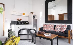 Villa de luna de miel, 1 habitación | Cocineta privada | Refrigerador con congelador, microondas y parrilla de estufa