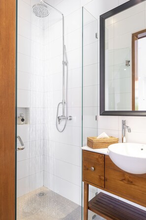 Villa luna di miele, 1 camera da letto | Bagno | Doccia, soffione a pioggia, set di cortesia gratuito, asciugacapelli