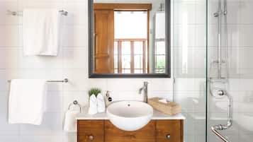 Honeymoon Villa, 1 Bedroom | Bathroom sink