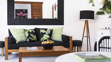 40-inch flat-screen TV with cable channels, Smart TV