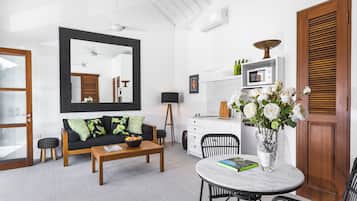 40-inch flat-screen TV with cable channels, Smart TV