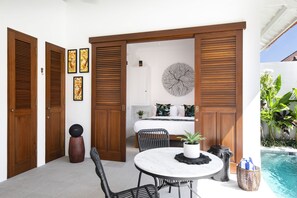 Honeymoon Villa, 1 Bedroom | In-room dining - Villa Pandi (Seminyak)