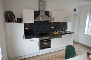 Maison, 2 chambres | Cuisine privée | Grand réfrigérateur, four, plaque de cuisson, lave-vaisselle