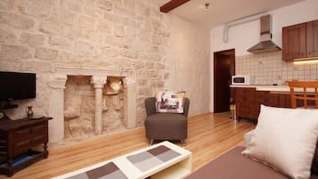 Apartment, 1 Bedroom | Living room