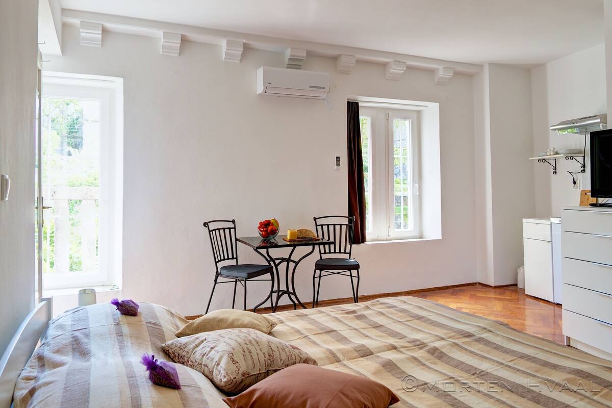 Individually decorated, individually furnished, desk, free WiFi