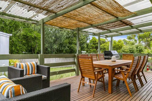 Inlet Dreaming - Free Wifi