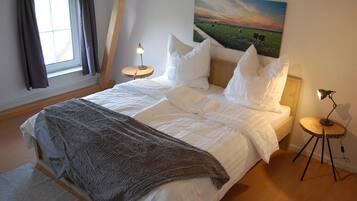 Apartment | 2 bedrooms, individually decorated, individually furnished