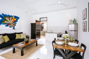 Exclusive Villa, 1 Bedroom | In-room dining - Town House (Canggu)