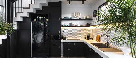 Luxury Villa, 2 Bedrooms | Private kitchenette