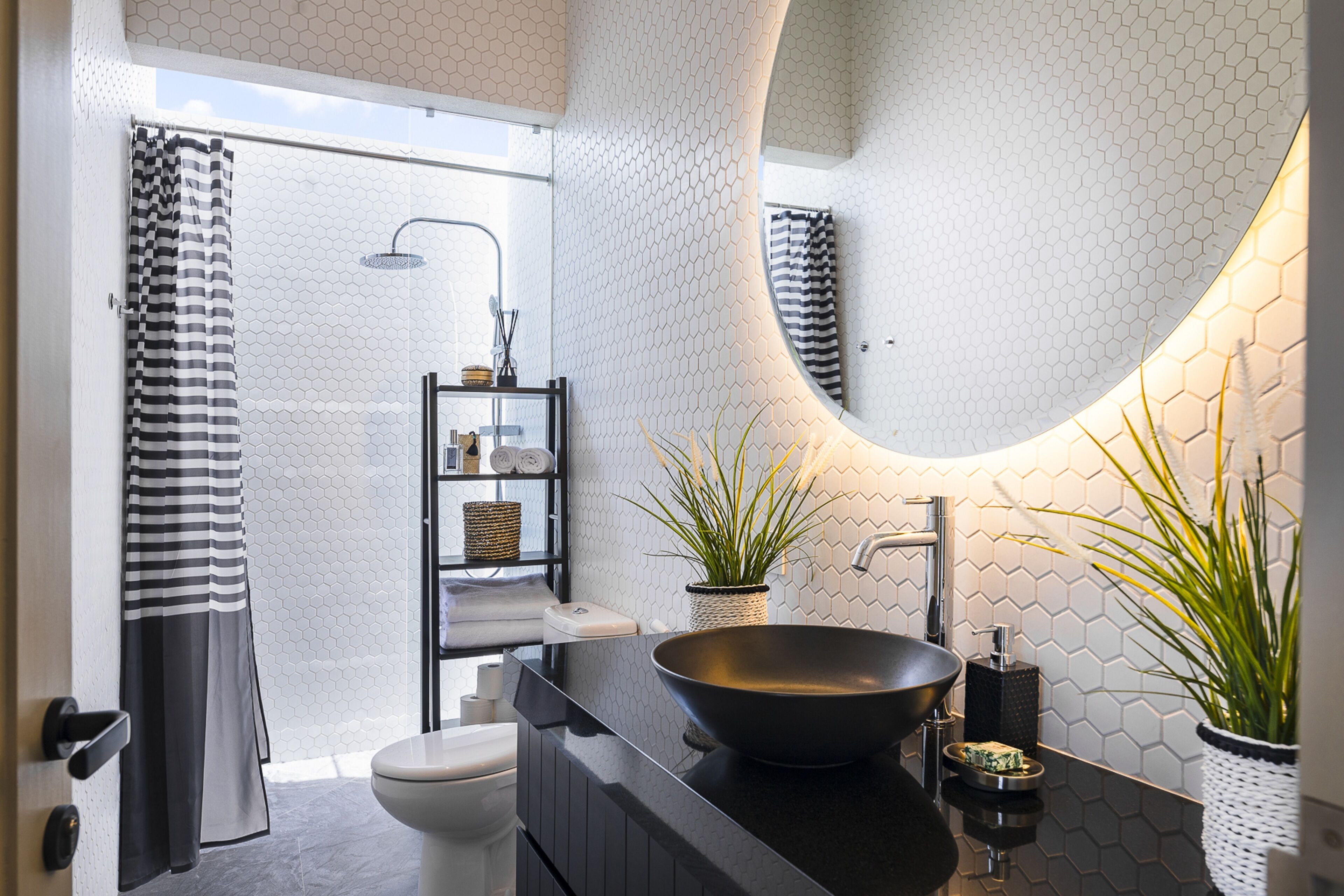 Luxury Villa, 2 Bedrooms | Bathroom | Shower, rainfall showerhead, hair dryer, towels