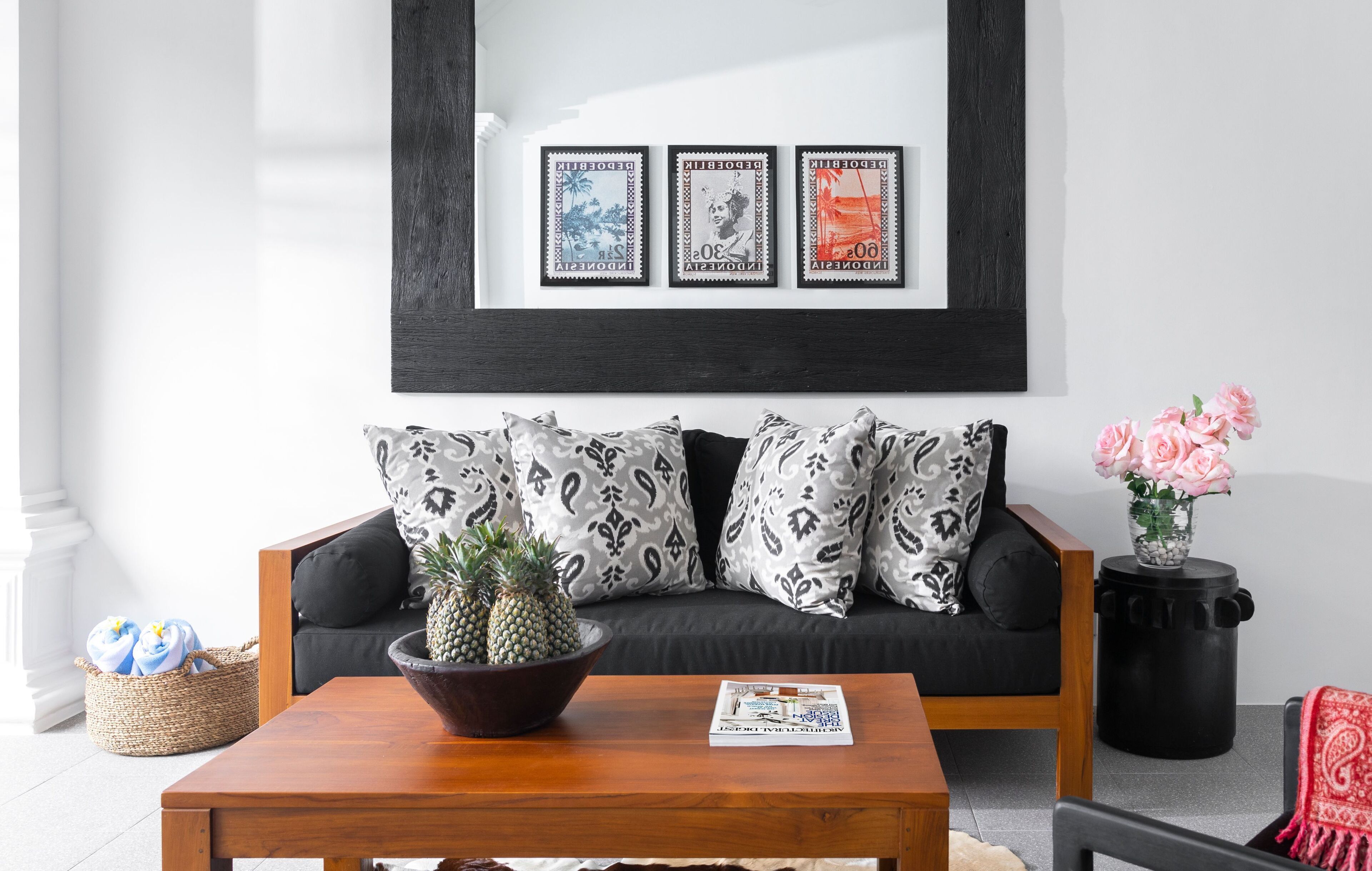 Villa de luna de miel, 1 habitación | Sala de estar | Televisión de pantalla plana de 40 pulgadas con canales por cable 