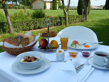 Daily buffet breakfast (EUR 14 per person)