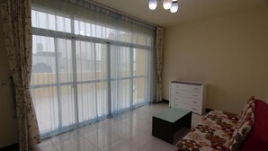 Phòng 4 có thiết kế đặc sắc | Bàn, màn/rèm cản sáng, truy cập Internet không dây miễn phí 