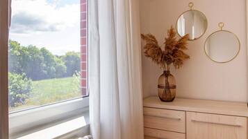 2 phòng ngủ, trang trí khác biệt