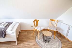 2 habitaciones, decoración personalizada y muebles diferentes 