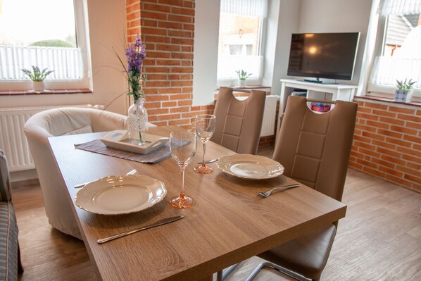 House | In-room dining