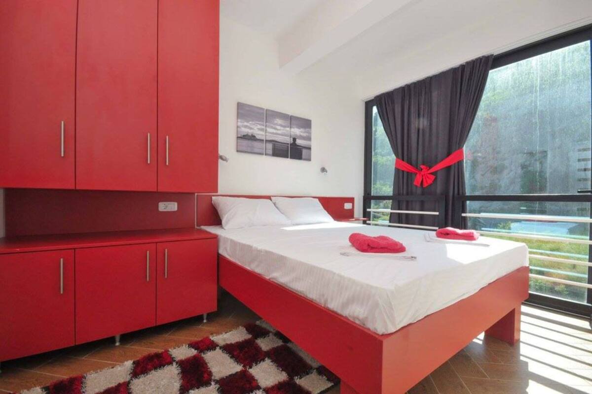 Apartment (A8) | In-room safe, blackout drapes, soundproofing, iron/ironing board