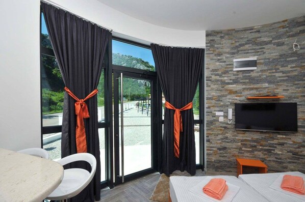 Apartment (A6) | In-room safe, blackout curtains, soundproofing, iron/ironing board - Apartments Jadranski Biser (Canj)