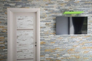 Apartment (A5) | Television - Apartments Jadranski Biser (Canj)