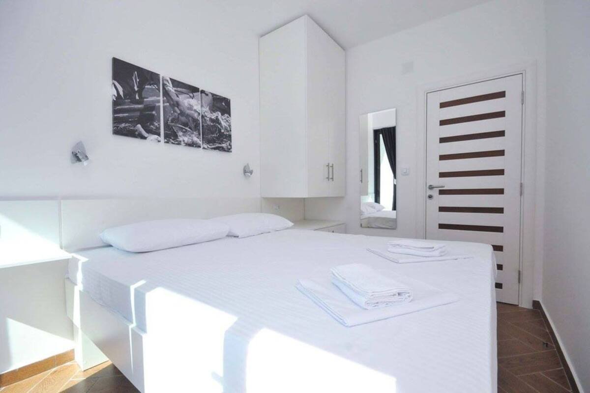 Apartment (A7) | In-room safe, blackout drapes, soundproofing, iron/ironing board