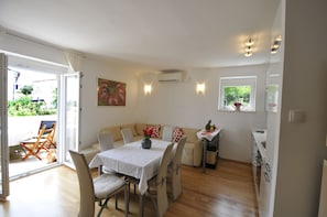 Apartment, Balcony | Living area | Flat-screen TV - Bella Vita (Korcula)