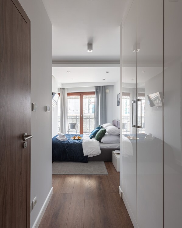 Studio | Living area | Flat-screen TV