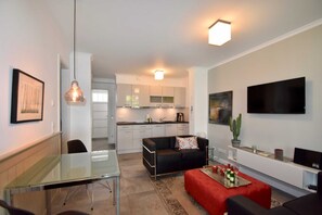 Unclassified image, 2 of 13, button