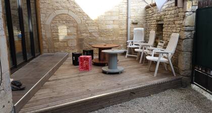 L'atypique, deumeure charentaise au coeur de Tusson