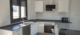 SUITABLE. JOSE 8 KM FROM SEVILLA NEXT TO THE NEARBY STATION