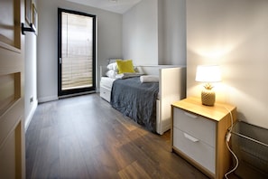2 bedrooms, soundproofing, iron/ironing board, free WiFi