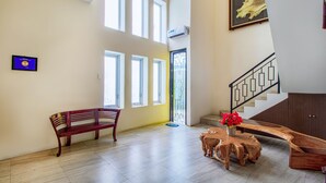 Unclassified image, 3 of 20, button - Vosstel Guest House (Medan)