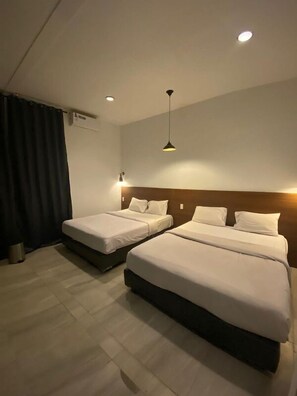 デスク、防音設備、WiFi (無料)、ベッドシーツ