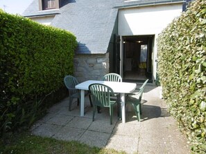 Outdoor dining - Maisonette 3 rooms 4 people 200 m from the beach (SARZEAU)