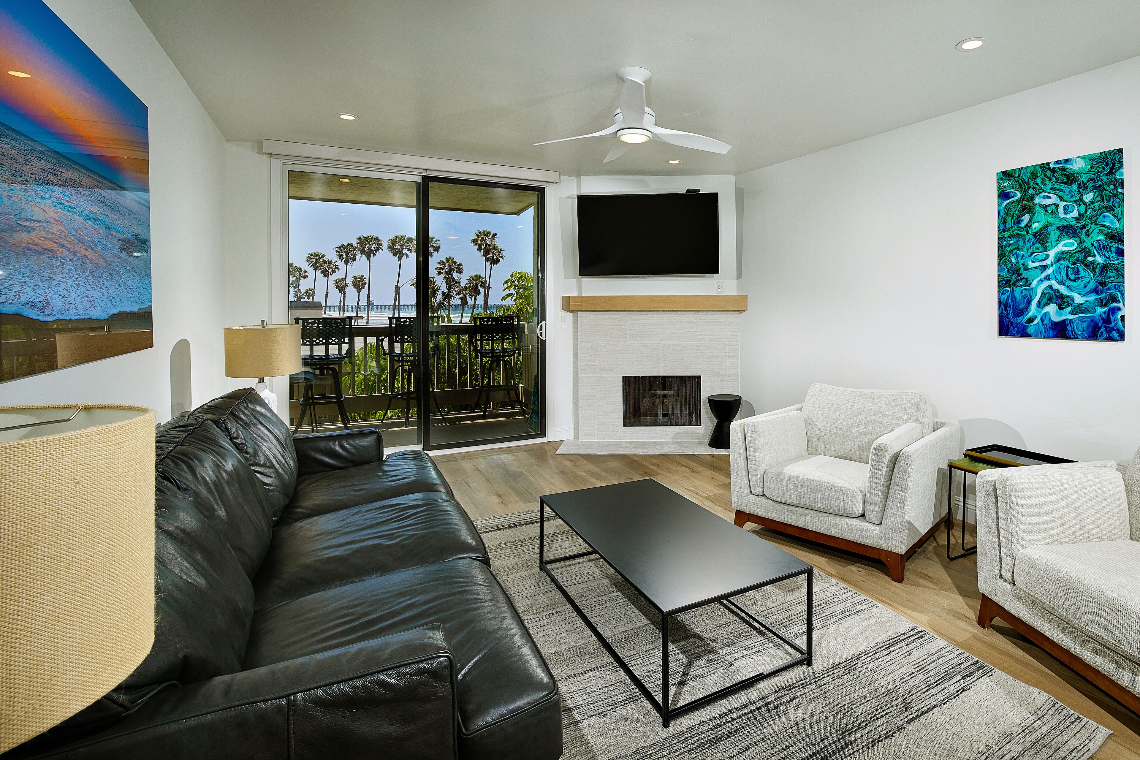 Smart TV, fireplace, ping pong