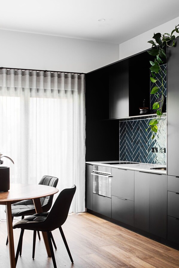 Fridge, microwave, oven, stovetop