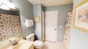 Shower, hair dryer, towels - Tee Off in Style | River Creek Golf Condo in NC | RC 104 (Sunset Beach)