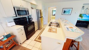 冷蔵庫、電子レンジ、コンロ、食器洗い機