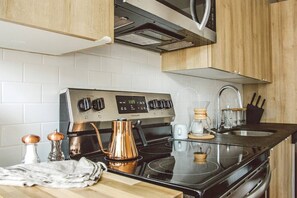 Unclassified image, 5 of 20, button