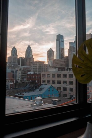 Unclassified image, 4 of 27, button