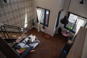 Unclassified image, 5 of 27, button