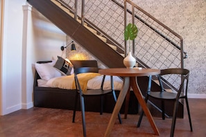 Unclassified image, 3 of 22, button - Mayor`s Study Loft at The Kestrel (Philadelphia)