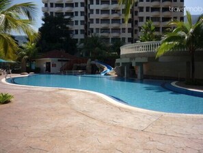 Pool - Cozy Condo with Stunning Sea View (Batu Ferringhi)