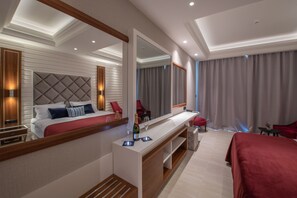 Superior Double Room, 1 Queen Bed, Sea View, Sea Facing